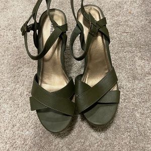 Olive green express heels